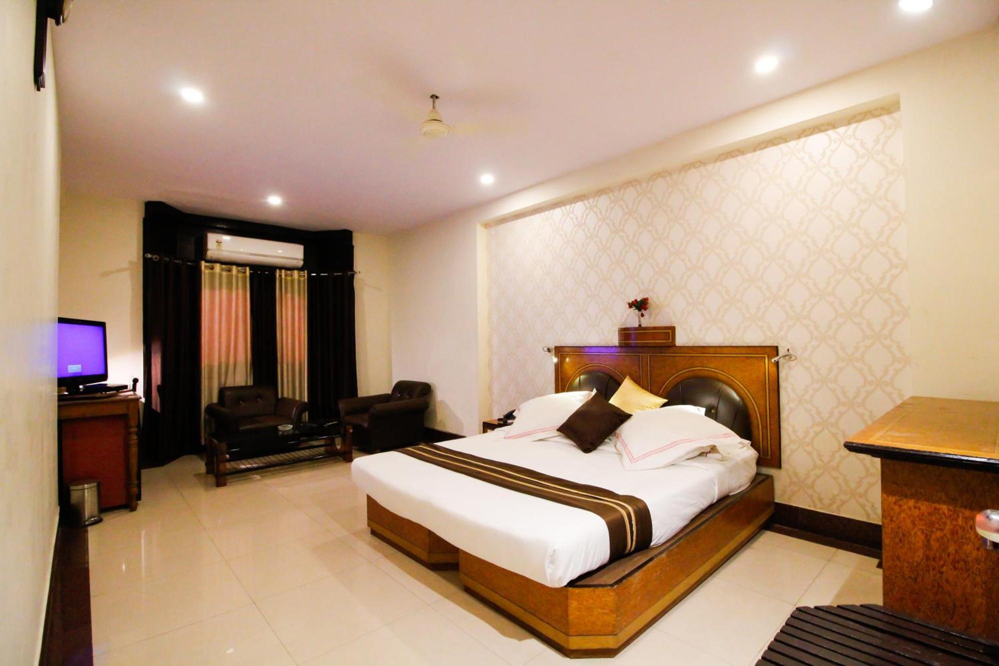 Hotel Rishi Regency Jabalpur Exterior photo
